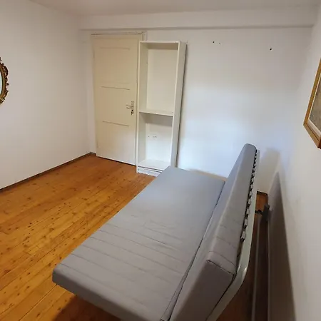 Cosy Private With Free Gated Parking Massagno