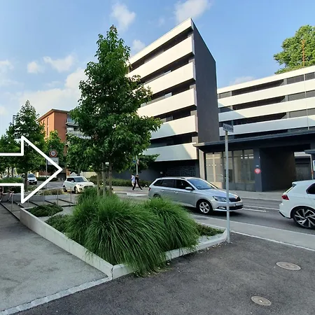 بيت ضيافة Cosy Private With Free Gated Parking Massagno